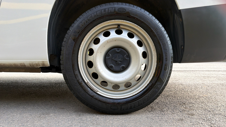 Peugeot Partner Long Diesel 950 1.5 BlueHDi 100 Professional Premium + Van